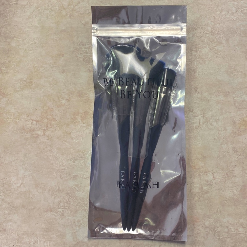 F.A.R.A.H be beautiful be you make up brushes!